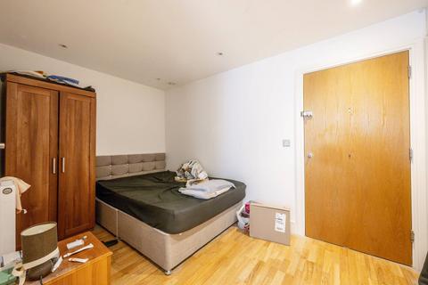 Studio to rent, Indescon Square, Canary Wharf, London, E14