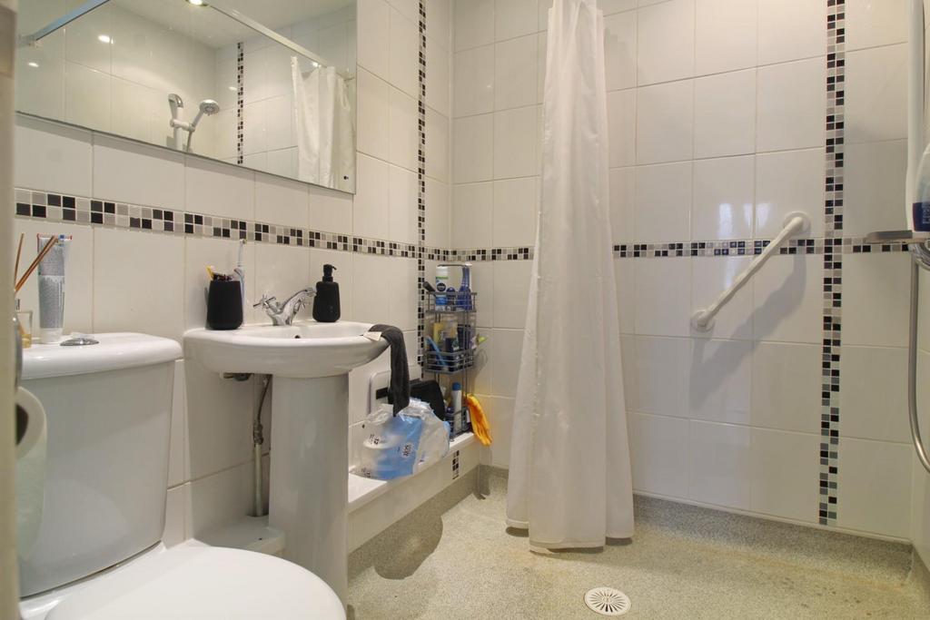 Wet Room EH.jpg