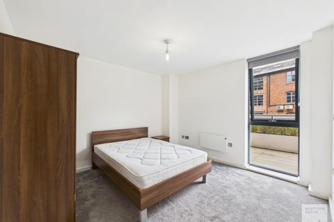 undefined, Apt G.18 :: Flint Glass Wharf