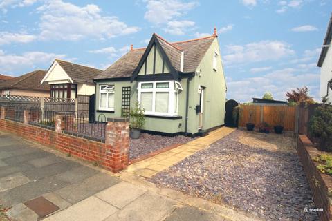 2 bedroom bungalow for sale, North Crescent, Southend-on-Sea, Essex, SS2