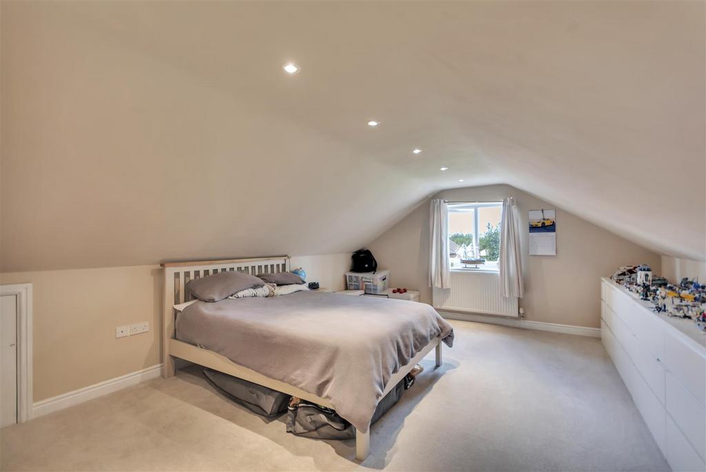 Bed2.jpg