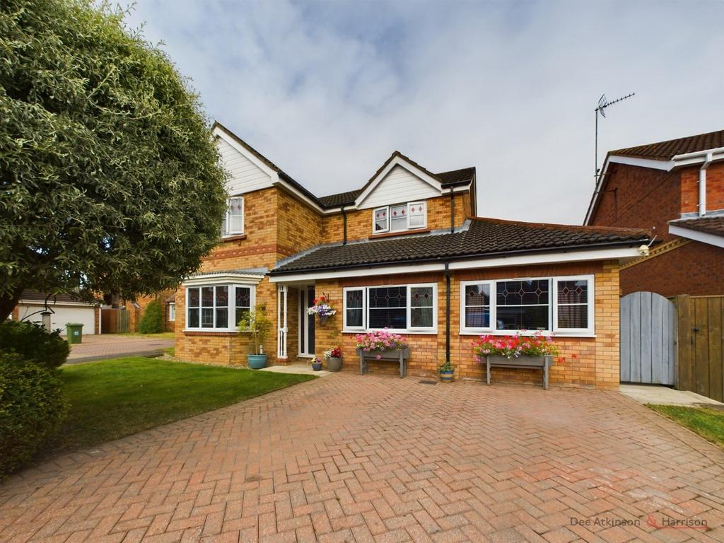 4 Bedroom Detached House - For Sale