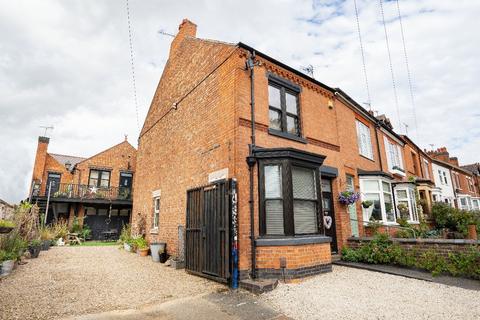 3 bedroom end of terrace house for sale, Leicester Road, Hinckley, LE10