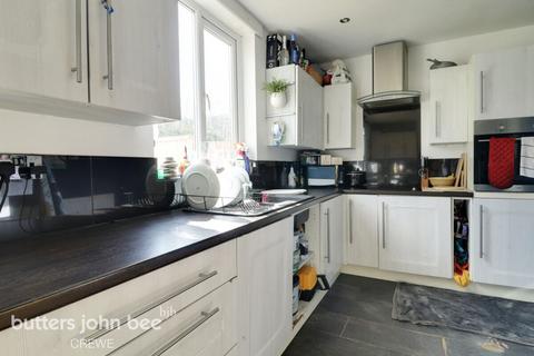 3 bedroom semi-detached house for sale, Badger Avenue, Crewe