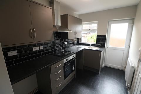 3 bedroom terraced house to rent, Coronation Street, Darfield, Barnsley