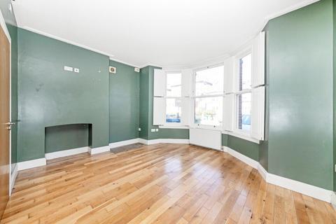 3 bedroom apartment for sale, Lordship Lane, East Dulwich, London, SE22