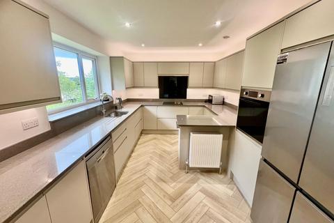 4 bedroom detached house to rent, Constable Road, Ilkley, West Yorkshire, LS29