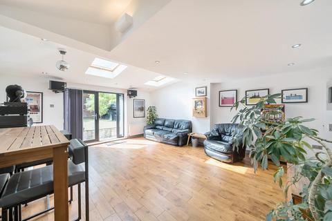 2 bedroom flat for sale, 18 Hurstbourne Road, London