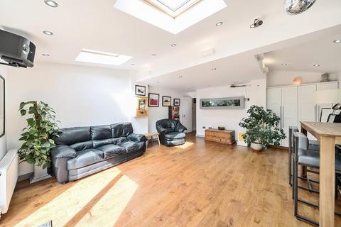 2 bedroom flat for sale, 18 Hurstbourne Road, London