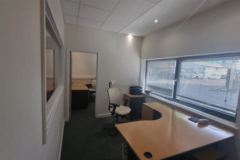 Office to rent, Acton Lane, Brent, london