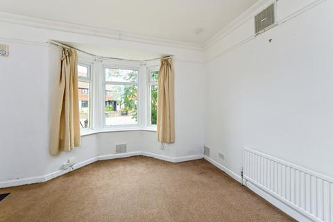 2 bedroom flat for sale, Chapel Street, Petersfield, Hampshire