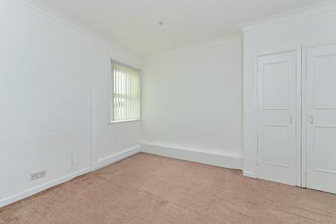 2 bedroom flat for sale, Chapel Street, Petersfield, Hampshire