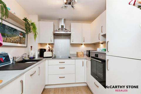 2 bedroom apartment for sale, Queen Elizabeth Place, Orchard Lane, Alton