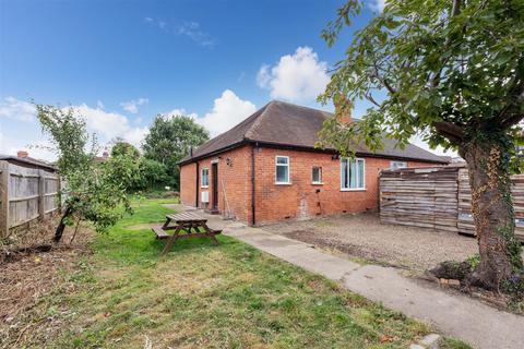 2 bedroom bungalow for sale, Ray Street, Maidenhead