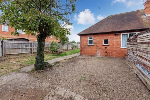 2 bedroom bungalow for sale, Ray Street, Maidenhead