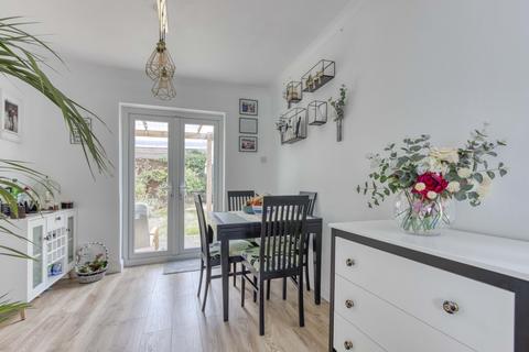 27 Bloomfield Close, Taunton, TA1 2EN