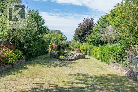 93 Ruden Way, Epsom, KT17 3LW