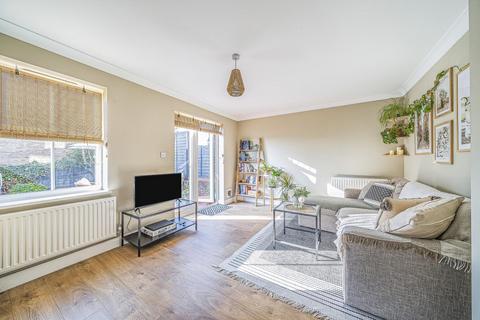 49 Barlow Drive, London, SE18 4NE