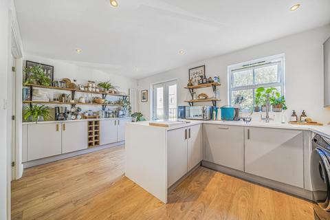 4 bedroom terraced house for sale, Barlow Drive, Shooters Hill Road