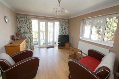40 Orchard Way, Ashford, TW15 3AX