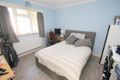 40 Orchard Way, Ashford, TW15 3AX