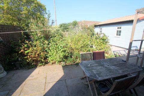 40 Orchard Way, Ashford, TW15 3AX