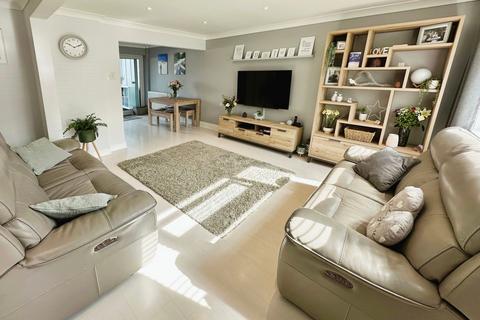 37 Hope Avenue, Stanford-le-hope, SS17 8DH