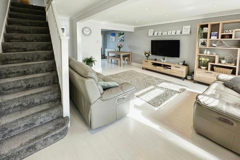 37 Hope Avenue, Stanford-le-hope, SS17 8DH