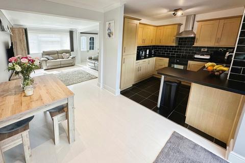 37 Hope Avenue, Stanford-le-hope, SS17 8DH
