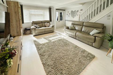 37 Hope Avenue, Stanford-le-hope, SS17 8DH