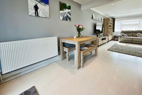 37 Hope Avenue, Stanford-le-hope, SS17 8DH