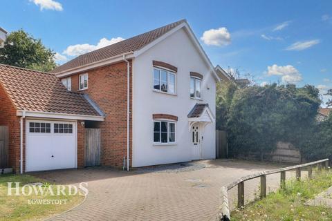 4 bedroom detached house for sale, Applewood Close, Lowestoft