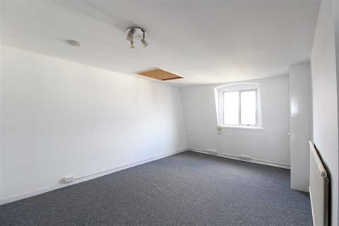 2 bedroom apartment to rent, Southend on Sea SS1