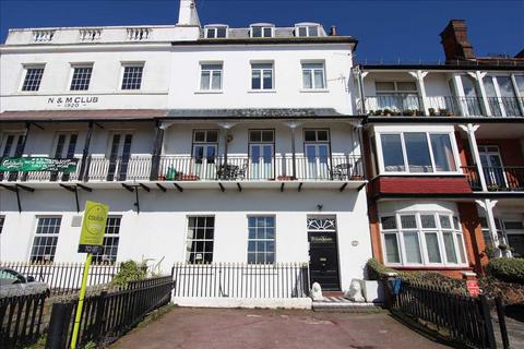 2 bedroom apartment to rent, Southend on Sea SS1