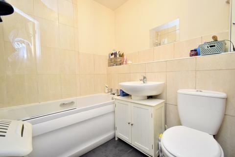 2 bedroom flat for sale, Brompton Road, Hamilton, Leicester, LE5