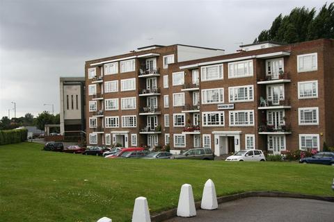 3 bedroom flat for sale, Charter Way, London