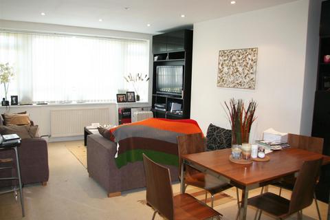 3 bedroom flat for sale, Charter Way, London