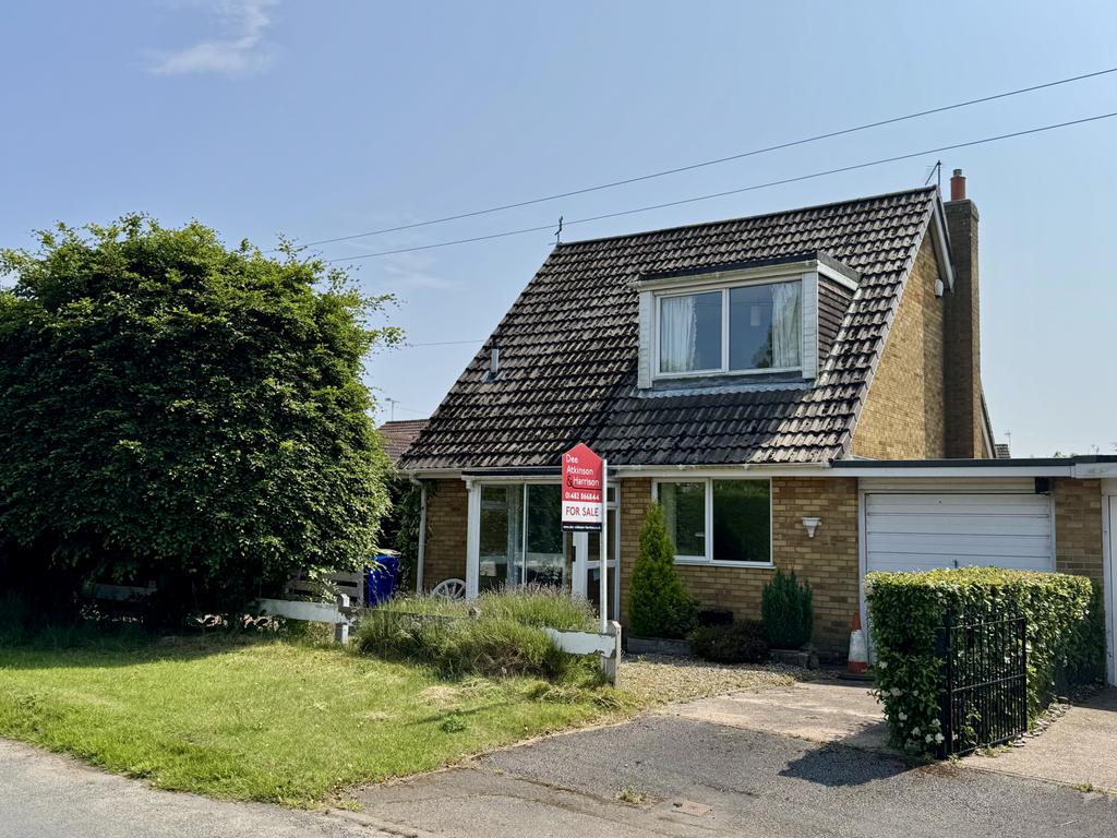 3 Bedroom House - link detached for Sale