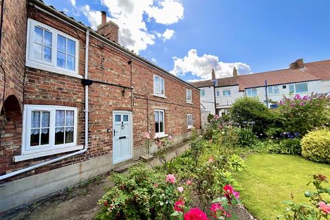 3 bedroom cottage for sale, Alma Square, Hunmanby, Filey