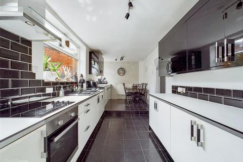 3 bedroom detached house for sale, Valley Road, Nottingham NG5