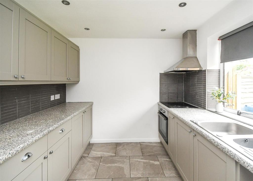 1 High Path, Pattingham 4 bed terraced house to rent £1,295 pcm (£299 pw)