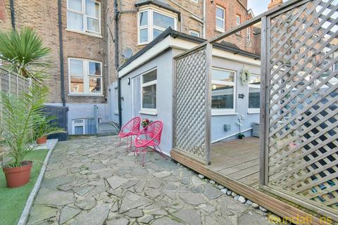 2 bedroom ground floor flat for sale, Park Road, Bexhill-on-Sea, TN39