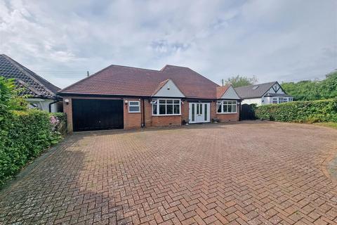 3 bedroom detached bungalow for sale, Grimpits Lane, Headley Heath