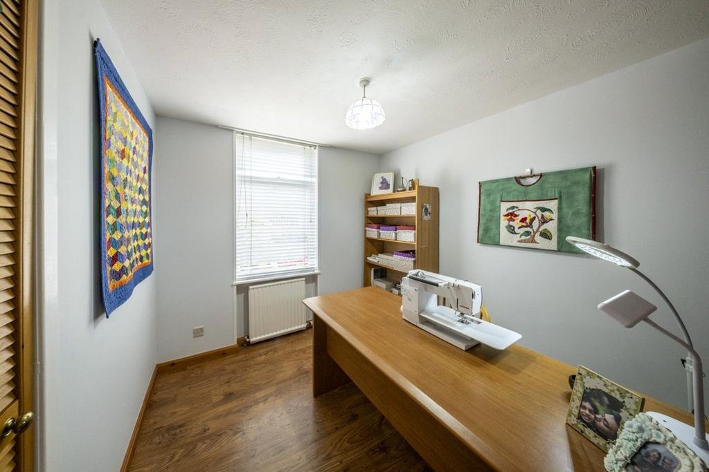 Bedroom/Hobby Room