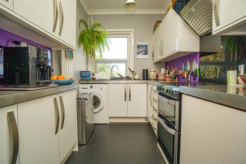 2 bedroom flat for sale, Pevensey Road, St. Leonards-on-sea