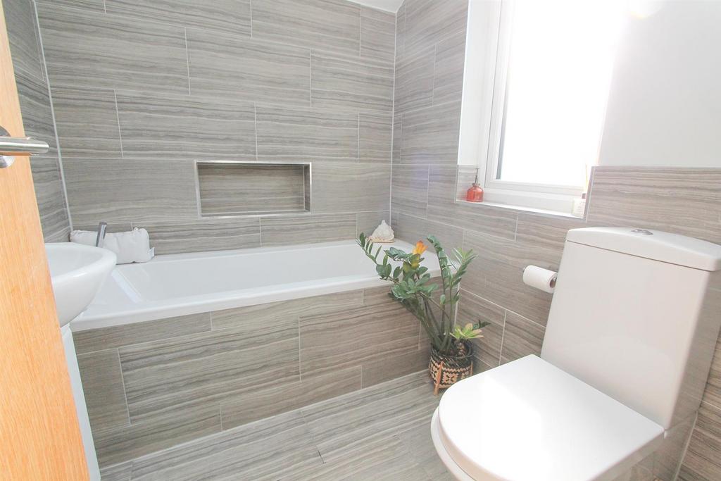 Ensuite.jpg