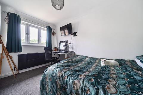 42 Kipling Walk, Basingstoke, RG22 6BN