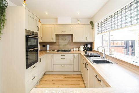 2 bedroom semi-detached house for sale, Priory Close, Altofts WF6