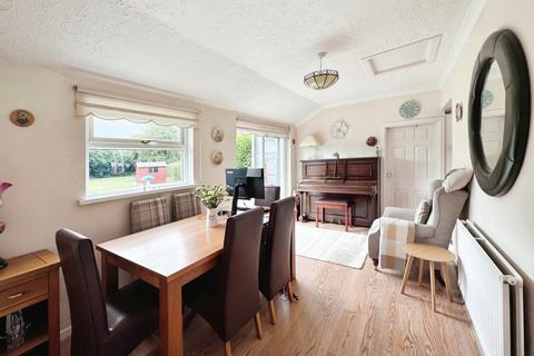 60 Afon Road, Llangennech, Llanelli, SA14 8UL