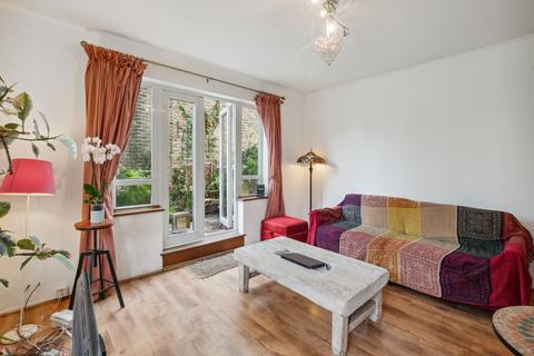 2 bedroom flat for sale, Lillie Road, London SW6